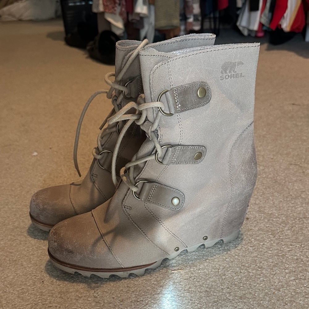 Sorel Women's Lace Up Gray Wedge Boots